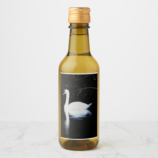Solitary Swan Wine Label (Front)