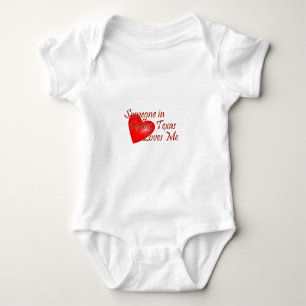 Someone loves me in Dallas, Texas Baby Bodysuit