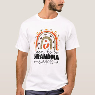 Soon To Be Grandma Est 2022 Funny Mother's Day Leo T-Shirt
