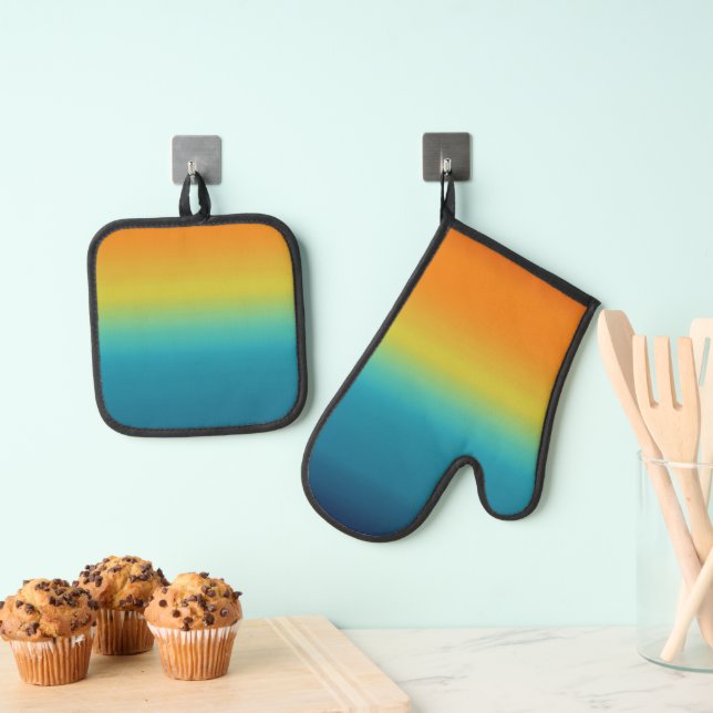 Southwest Sunset Colours Oven Mitt & Pot Holder Set (Insitu(Hanging))