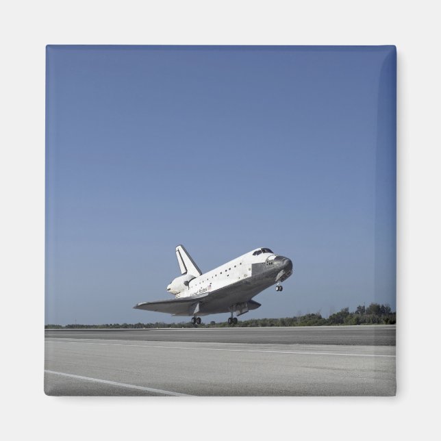 Space shuttle Atlantis approaching Runway 33 Magnet (Front)