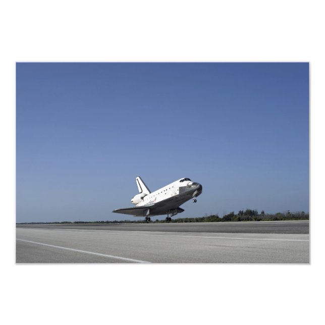 Space shuttle Atlantis approaching Runway 33 Photo Print (Front)