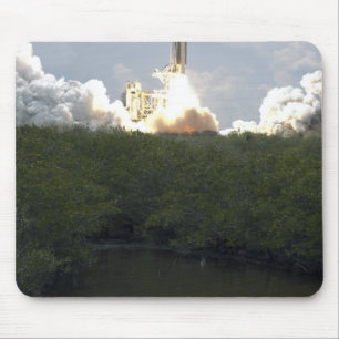 Space Shuttle Atlantis lifts off 13 Mouse Pad