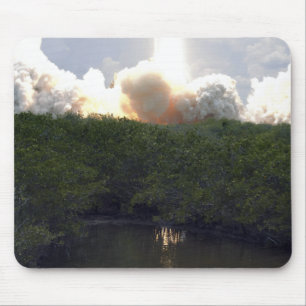 Space Shuttle Atlantis lifts off 14 Mouse Pad