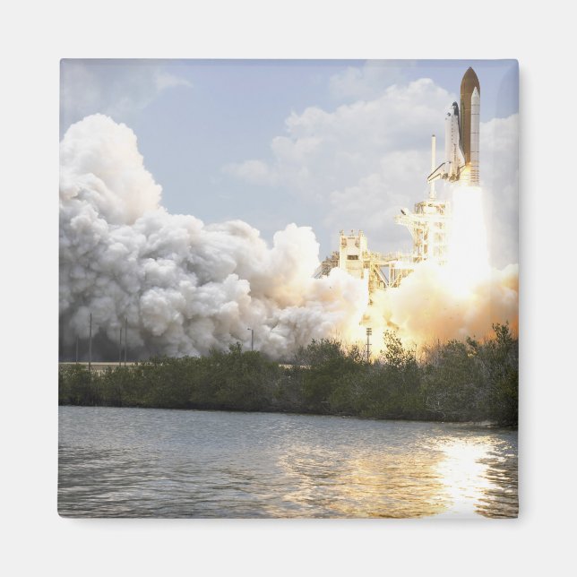 Space Shuttle Atlantis lifts off 22 Magnet (Front)