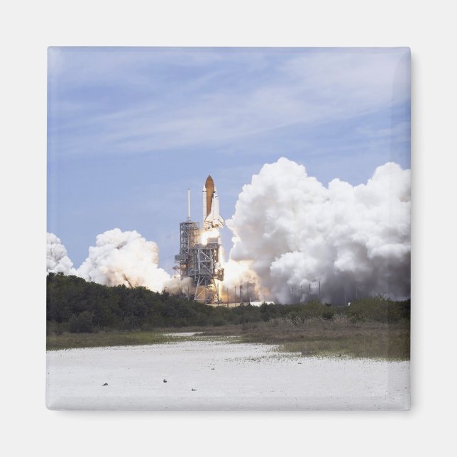 Space Shuttle Atlantis lifts off 27 Magnet (Front)