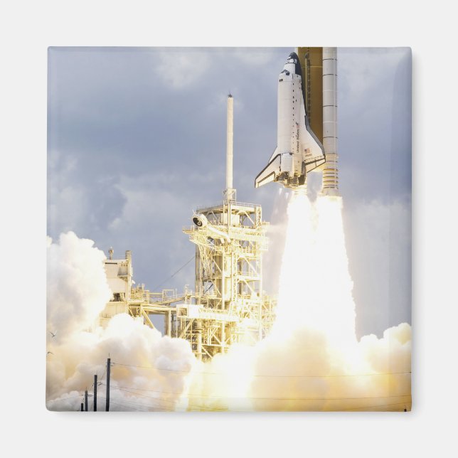 Space Shuttle Atlantis lifts off 2 Magnet (Front)