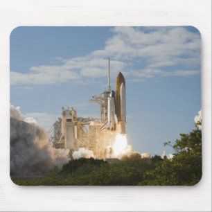 Space Shuttle Atlantis lifts off 7 Mouse Pad