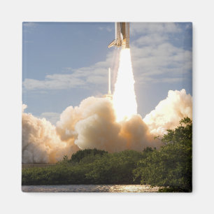 Space Shuttle Atlantis lifts off 8 Magnet