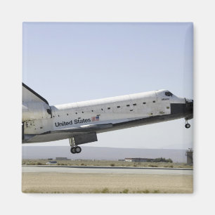 Space Shuttle Atlantis prepares for landing 2 Magnet