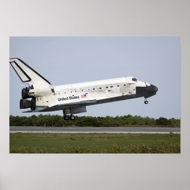 Space Shuttle Discovery approaches landing 4 Poster (Front)