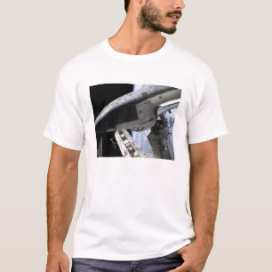 Space Shuttle Discovery docked T-Shirt