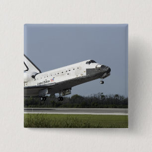 Space shuttle Discovery lands on Runway 33 2 15 Cm Square Badge