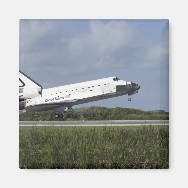 Space shuttle Discovery lands on Runway 33 Magnet (Front)