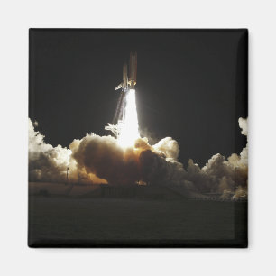 Space shuttle Discovery lifts off Magnet