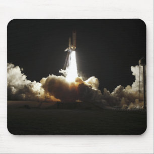Space shuttle Discovery lifts off Mouse Pad