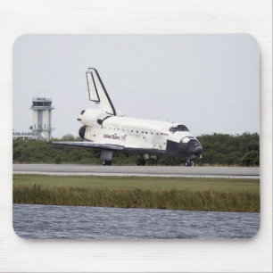 Space Shuttle Discovery on the runway Mouse Pad