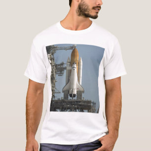 Space Shuttle Discovery sits ready T-Shirt