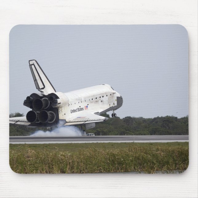 Space Shuttle Discovery touches down 2 Mouse Pad (Front)