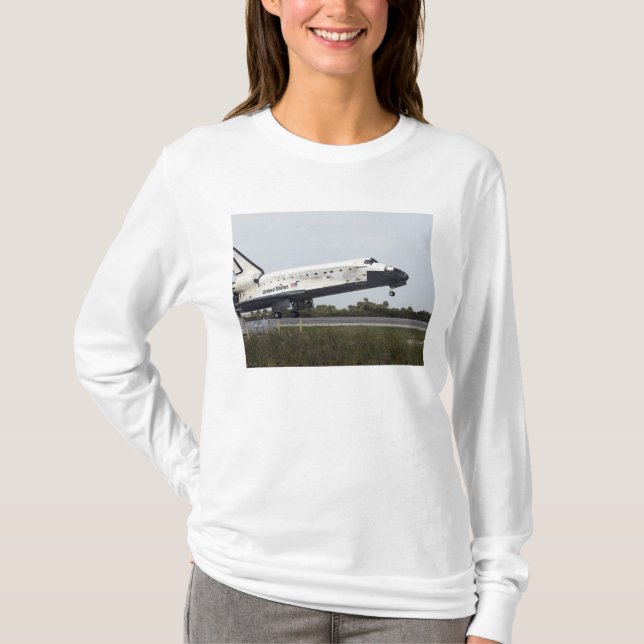 Space Shuttle Discovery touches down T-Shirt (Front)