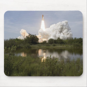 Space Shuttle Endeavour lifts off 7 Mouse Pad