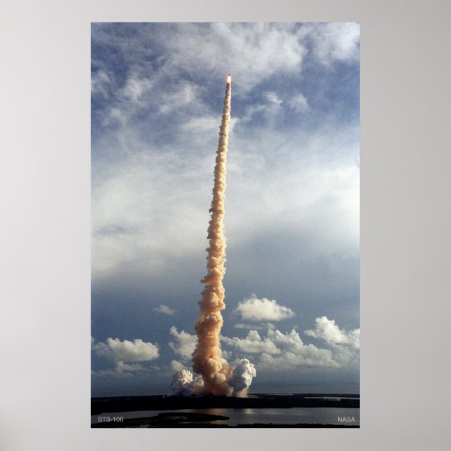 Space Shuttle STS-106 in flight Poster (Front)