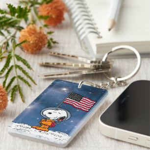 SPACE   Snoopy With Flag Astronaut Key Ring