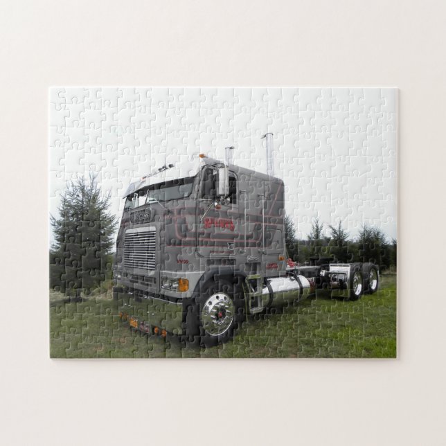 Sparks Freightliner COE Puzzle (Horizontal)
