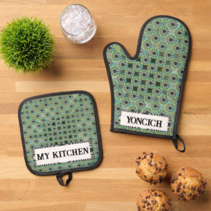 Spiral Shark by Kenneth Yoncich Oven Mitt & Pot Holder Set