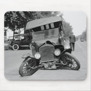 Splayed Feet, 1922 Mouse Pad