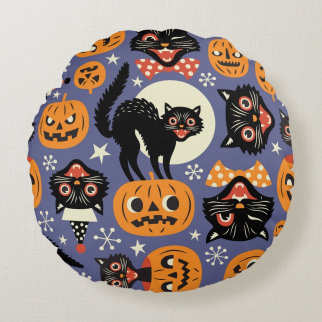 Spooky Cats Pumpkins Purple Pattern Round Cushion (Front)