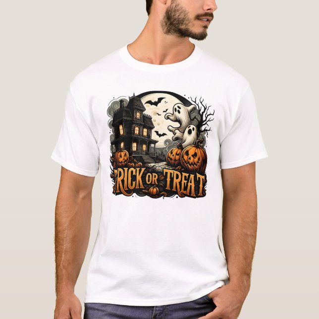 Spooky Halloween night with ghosts and pumpkins T-Shirt (Front)