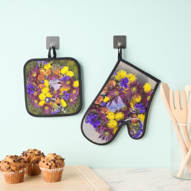Spring Fling  Oven Mitt & Pot Holder Set (Insitu(Hanging))