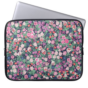 Spring flowers design. Seamless floral pattern. Pl Laptop Sleeve