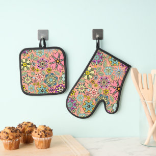 Spring Season Retro Flower Colors Seamless Pattern Oven Mitt & Pot Holder Set