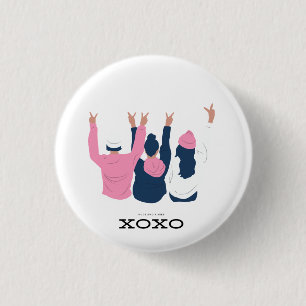 Squad goals hugs and kisses 3 cm round badge