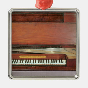 Square piano, 1767 (photo) metal ornament