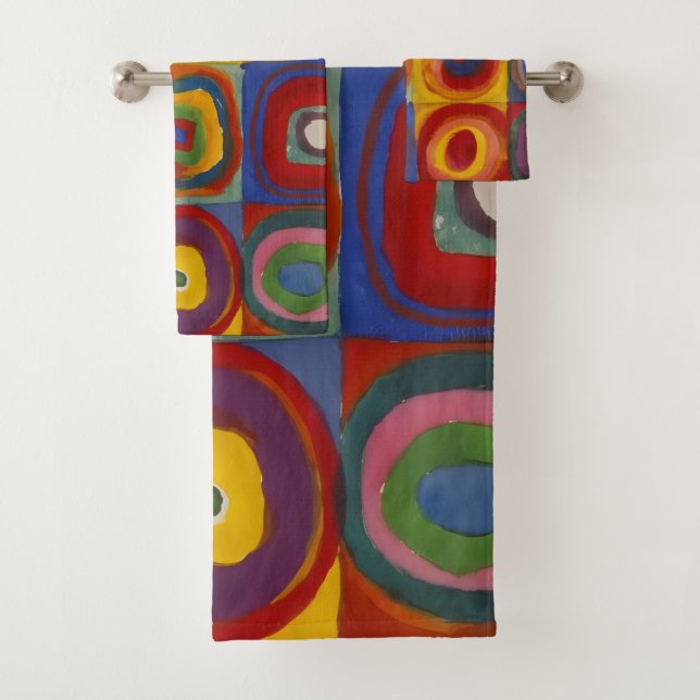 Squares With Concentric Circles Bath Towel Set (Insitu)