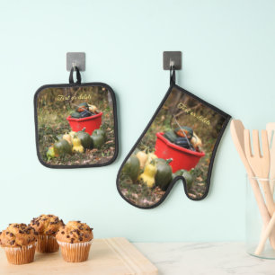 Squash Country Garden Harvest Personalised Oven Mitt & Pot Holder Set