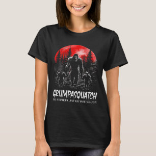 Squatch Funny Bigfoot Dad Sasquatch Yeti Fathers D T-Shirt