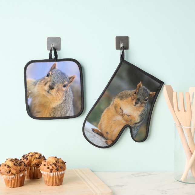 Squirrel Oven Mitt & Pot Holder Set (Insitu(Hanging))