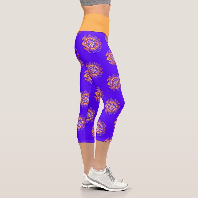 Sri Yantra - Hinduism Symbol Design 1 Capri Leggings (Right)