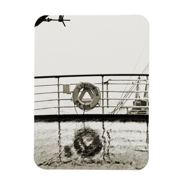 SS Washington Luxury Liner Cruise Ship 1930's Deck Magnet (Vertical)