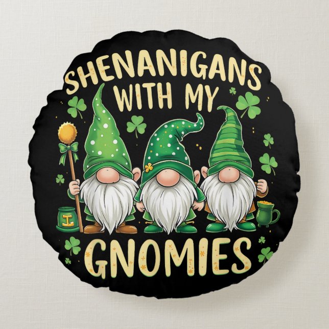 St Patrick’s Day Lucky Shamrock Gnome  Round Cushion (Front)
