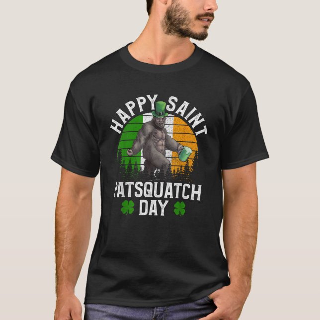 St Patrick s Day Sasquatch Irish Bigfoot Green Bee T-Shirt (Front)