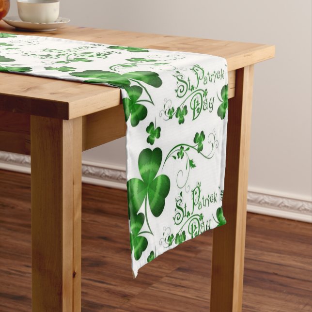 St. Patricks Day Clover Short Table Runner (In Situ)