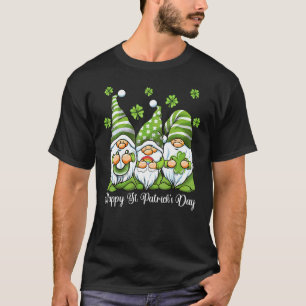 St Patricks Day Gnomes Holing Shamrock Horseshoe I T-Shirt