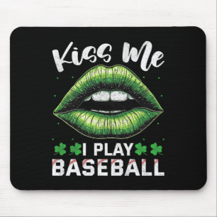 St Patrick's Day Kiss Me I Play Bysebyll Mouse Pad