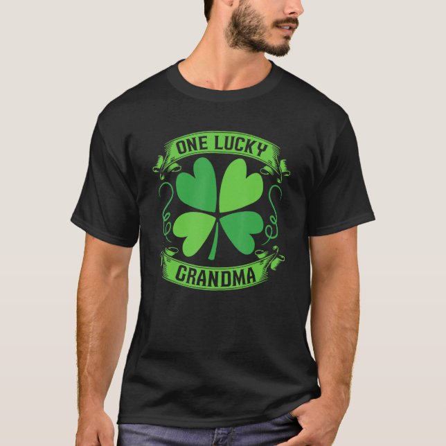 St Patricks Day One Lucky Grandma Shamrock C Leaf T-Shirt (Front)