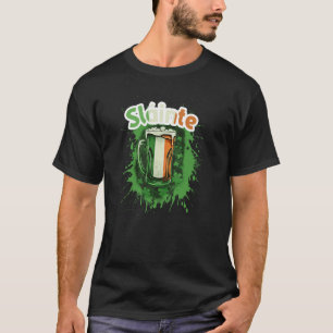 St Patricks Day Slainte Cheers Irish Shamrocks Bee T-Shirt